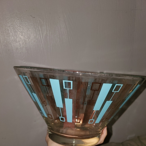 Vintage Anchor Hocking glass serving bowl - Picture 1 of 5